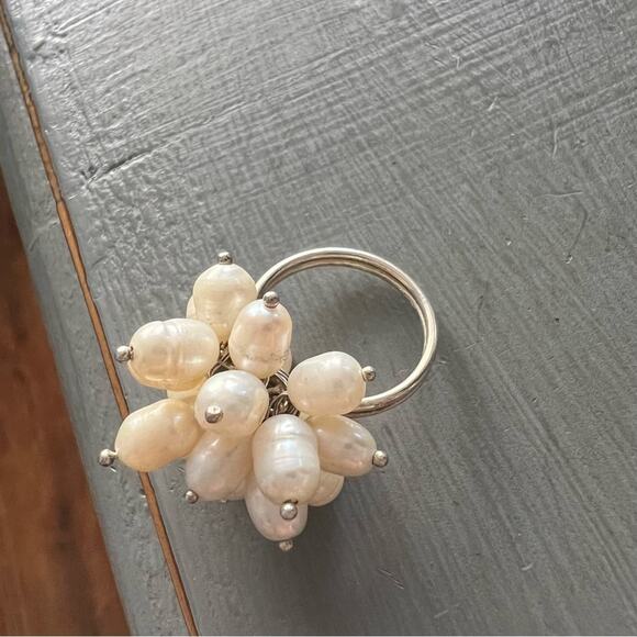 Faux Pearl Beaded Silver Ring Size 5.25 - Picture 4 of 7